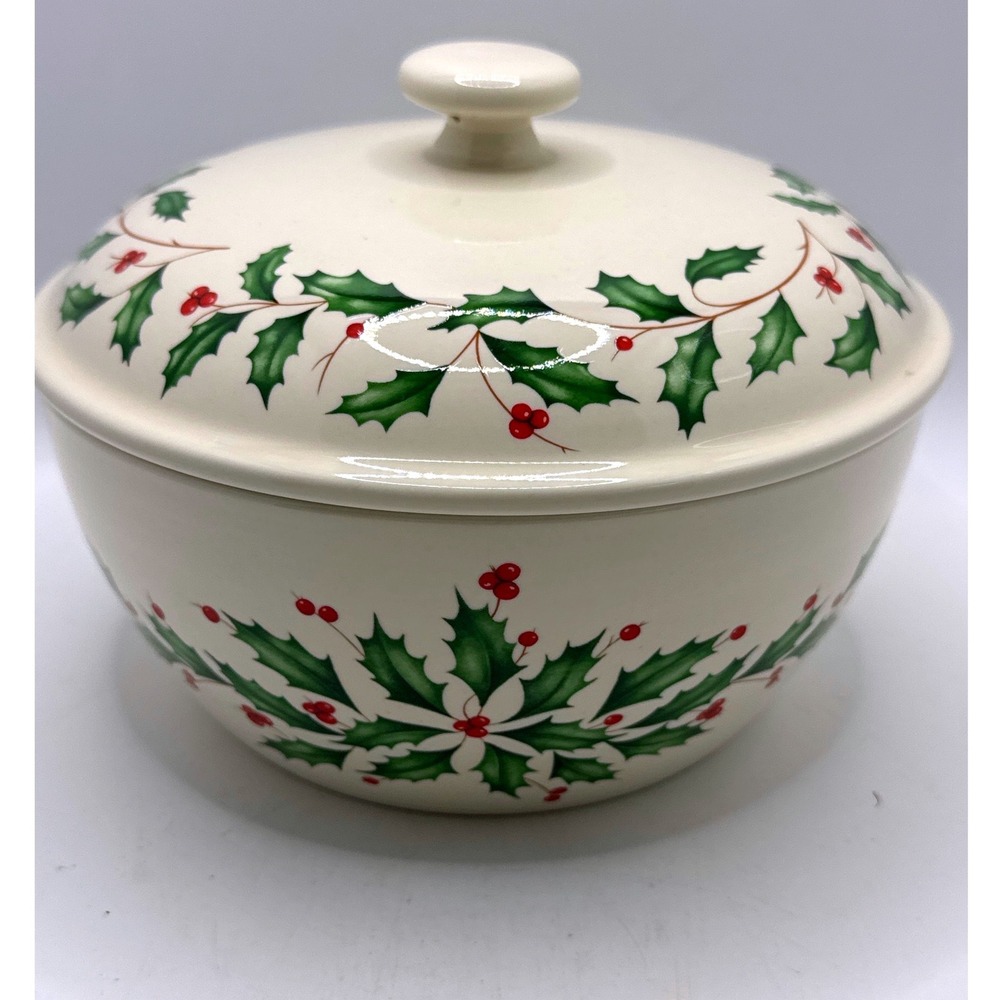 Lenox Holiday Small Casserole 2qt Ivory Green Red New Holly Berry 804284